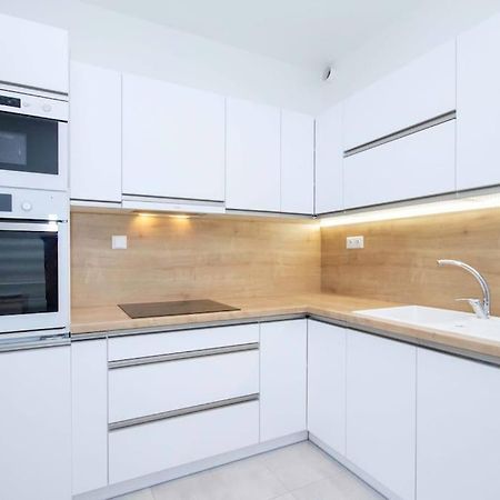 Apartment In Bratislava With Free Parking Exteriör bild