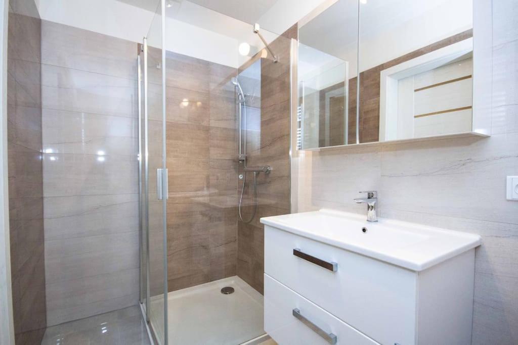 Apartment In Bratislava With Free Parking Exteriör bild