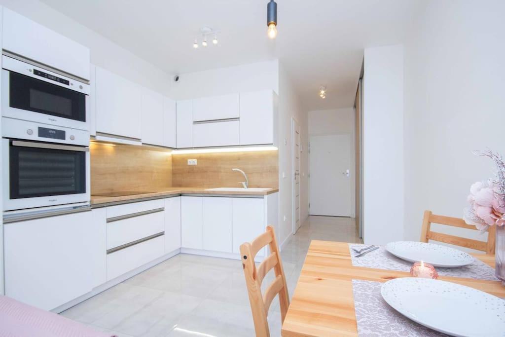 Apartment In Bratislava With Free Parking Exteriör bild