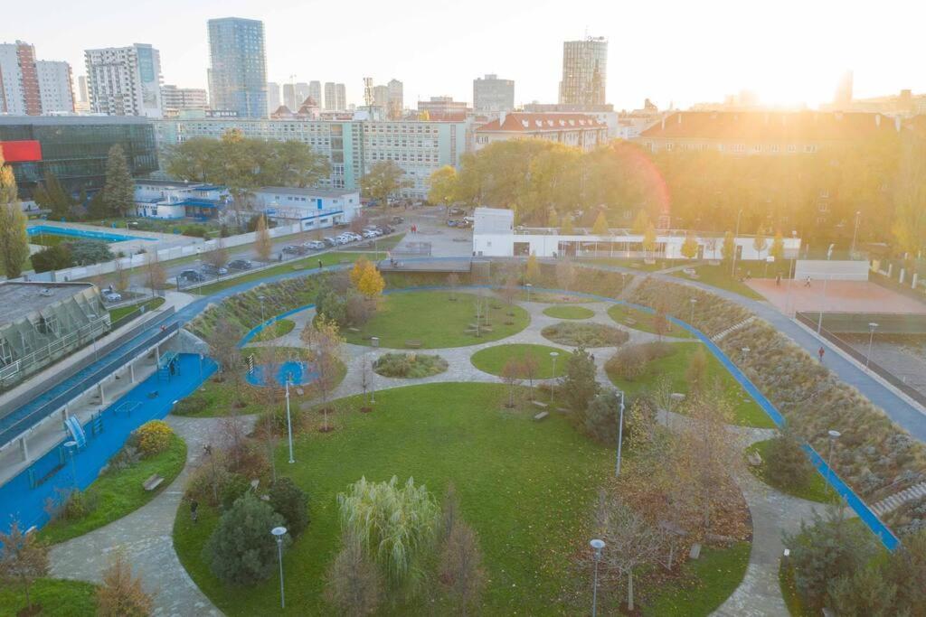 Apartment In Bratislava With Free Parking Exteriör bild